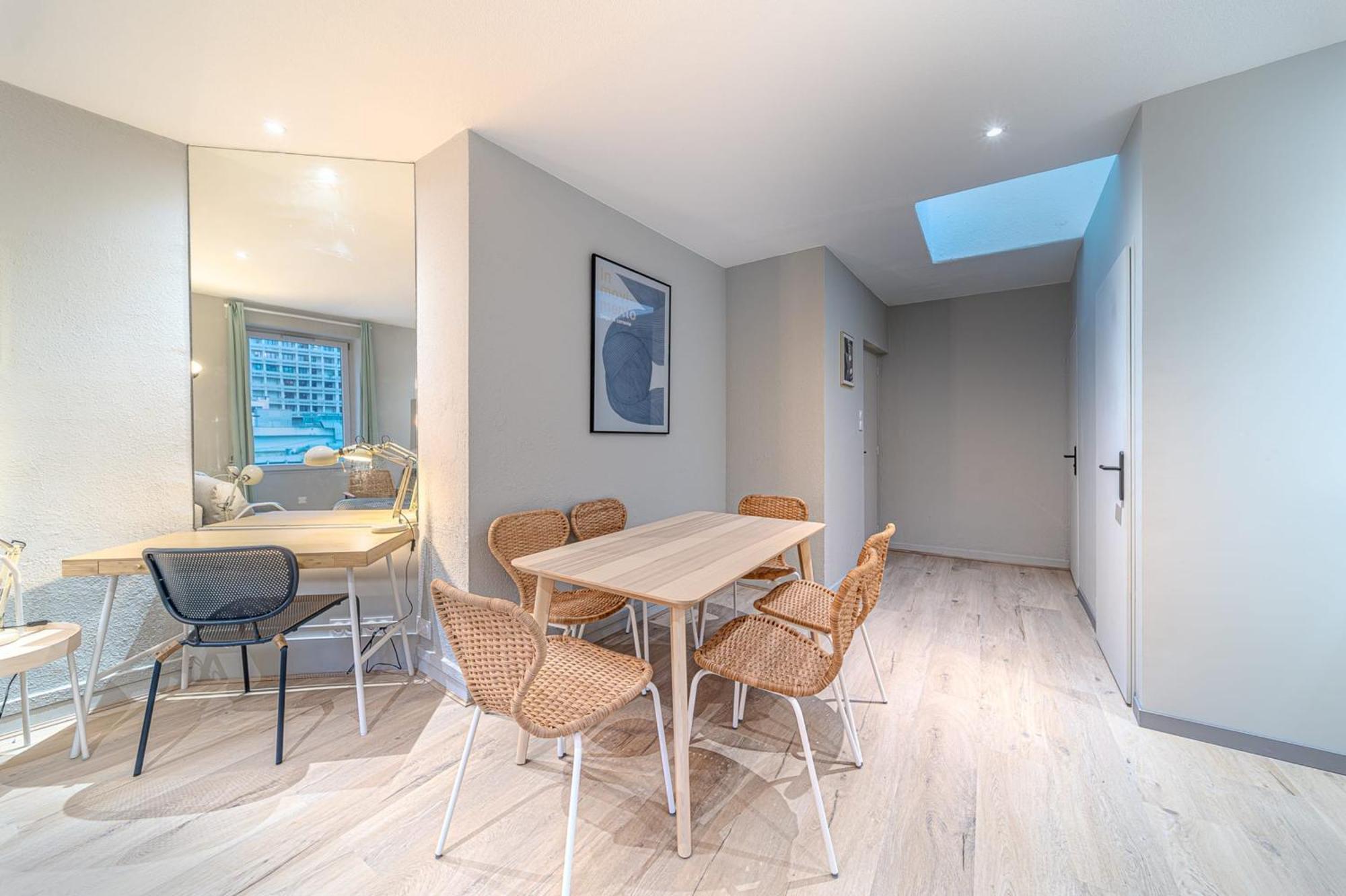 Charming 1-Bedroom Apartment Across From Halles Paul Bocuse & Part-Dieu リヨン エクステリア 写真