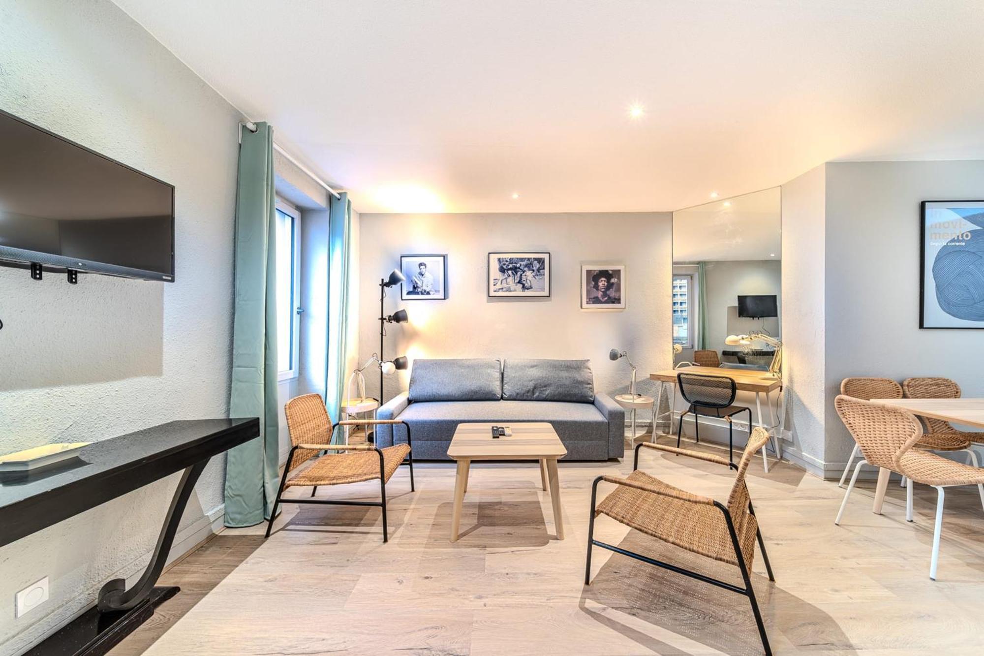 Charming 1-Bedroom Apartment Across From Halles Paul Bocuse & Part-Dieu リヨン エクステリア 写真