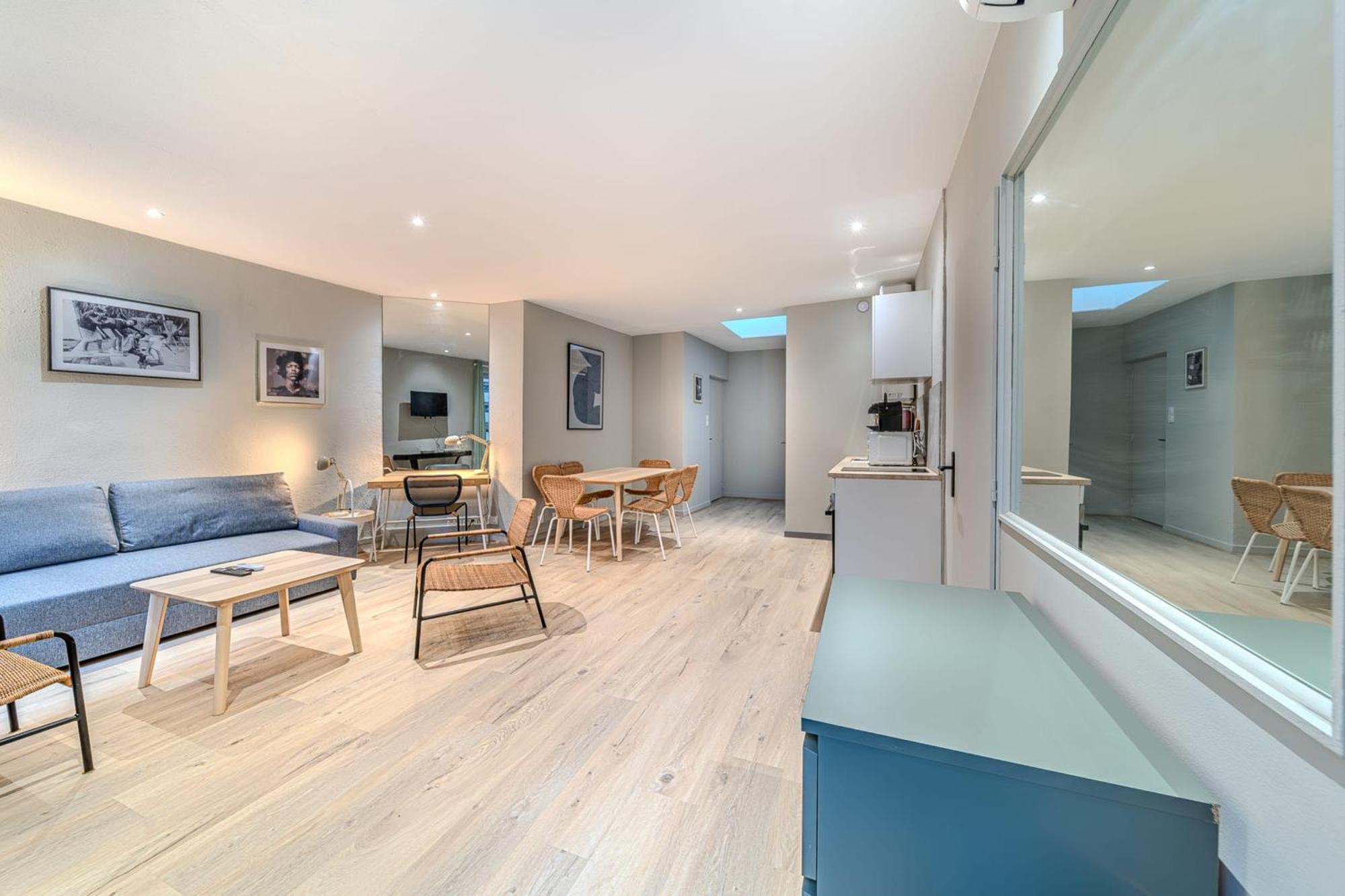 Charming 1-Bedroom Apartment Across From Halles Paul Bocuse & Part-Dieu リヨン エクステリア 写真